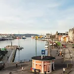 Dinbnb I The Bryggen Experience I Enjoy Life With Friends & Family Bergen