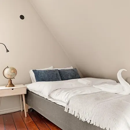 Dinbnb I The Bryggen Experience I Enjoy Life With Friends & Family * 베르겐