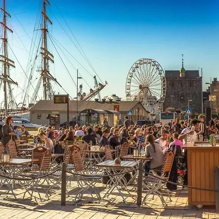 Dinbnb I The Bryggen Experience I Enjoy Life With Friends & Family Apartamento