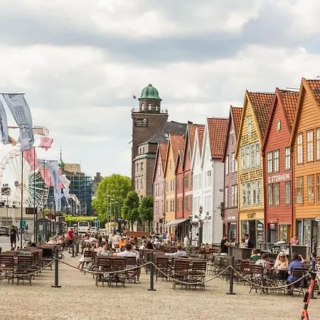 Apartment Dinbnb I The Bryggen Experience I Enjoy Life With Friends & Family *