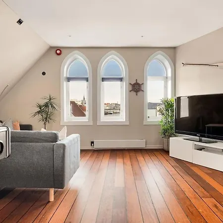 Dinbnb I The Bryggen Experience I Enjoy Life With Friends & Family *