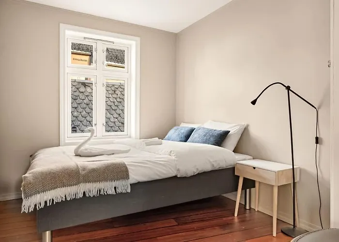 Dinbnb I The Bryggen Experience I Enjoy Life With Friends & Family