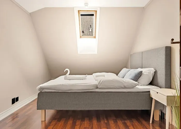 Dinbnb I The Bryggen Experience I Enjoy Life With Friends & Family *