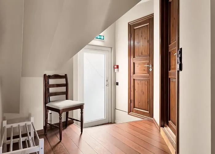 Dinbnb I The Bryggen Experience I Enjoy Life With Friends & Family * Bergen